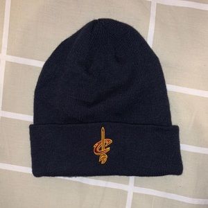 NWOT Cleveland Cavaliers Navy Logo Cuffed Knit Hat